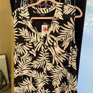 Torrid Black and White Tropical Leaf Blouse